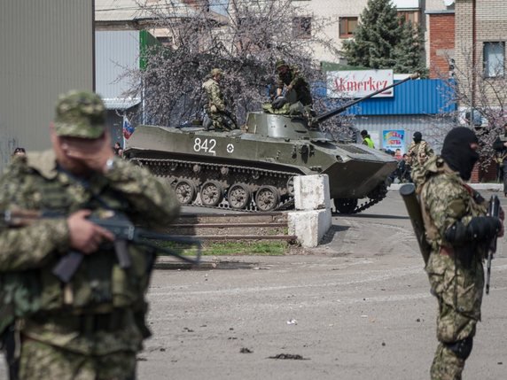 L'Ukraine accuse la Russie de soutenir militairement et financièrement les rebelles séparatistes dans l'est du pays (archives). © KEYSTONE/EPA/ROMAN PILIPEY