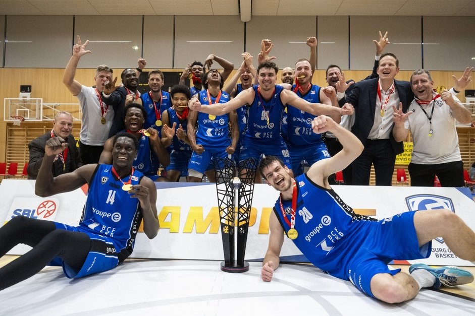 Basketball: Fribourg Olympic, un groupe spécial pour un titre spécial