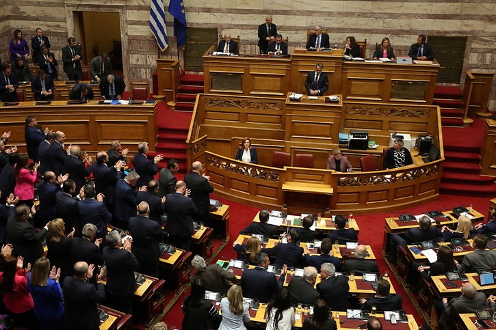 Le Parlement grec a rejeté jeudi soir une motion de censure qui visait le gouvernement du Premier ministre de droite, Kyriakos Mitsotakis. © KEYSTONE/EPA/ALEXANDROS BELTES