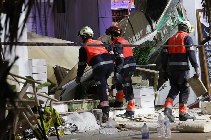 La raison de l'effondrement du toit à Palma de Majorque n'est pas encore connue. © KEYSTONE/EPA/Cati Cladera