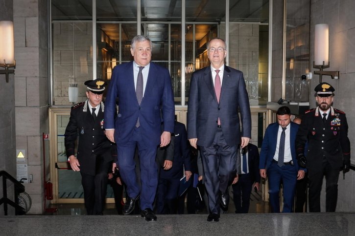 Le chef de la diplomatie italienne Antonio Tajani (à gauche) a reçu son homologue palestinien Mohammad Mustafa à Rome. © KEYSTONE/EPA/GIUSEPPE LAMI