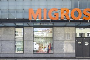 Migros annoncera mardi les premières suppressions d'emplois