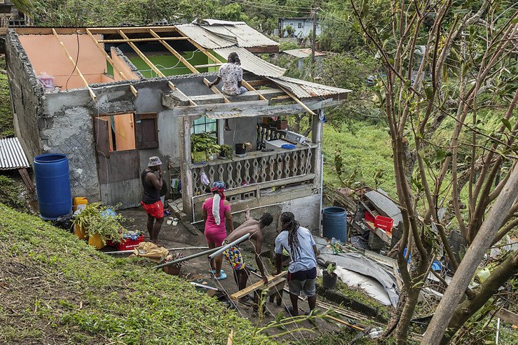 L'ouragan Béryl a causé d'importants dommages comme ici à St. Vincent et les Grenadines. © KEYSTONE/AP/Lucanus Ollivierre