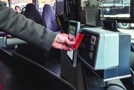 TPF: Un appareil pour acheter son billet sans espèces en test dans les bus MOBUL