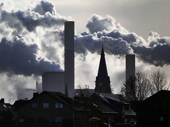 Les centrales à charbon émettent beaucoup de CO2, notamment celle de Grevenbroich, en Allemagne (archives). © KEYSTONE/DPA dpa/A3250/_OLIVER BERG