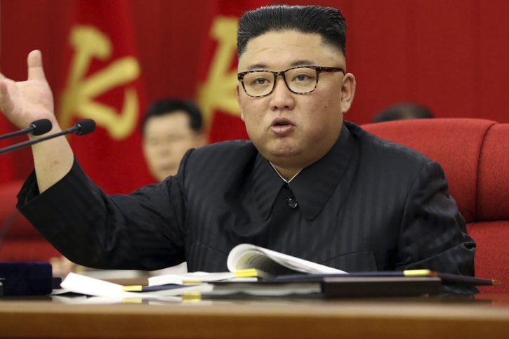 Kim Jong-un s'exprimait lors d'un discours sur sa stratégie à l'égard de Washington lors d'une réunion plénière du comité central du parti communiste nord-coréen, selon KCNA (archives). © KEYSTONE/AP