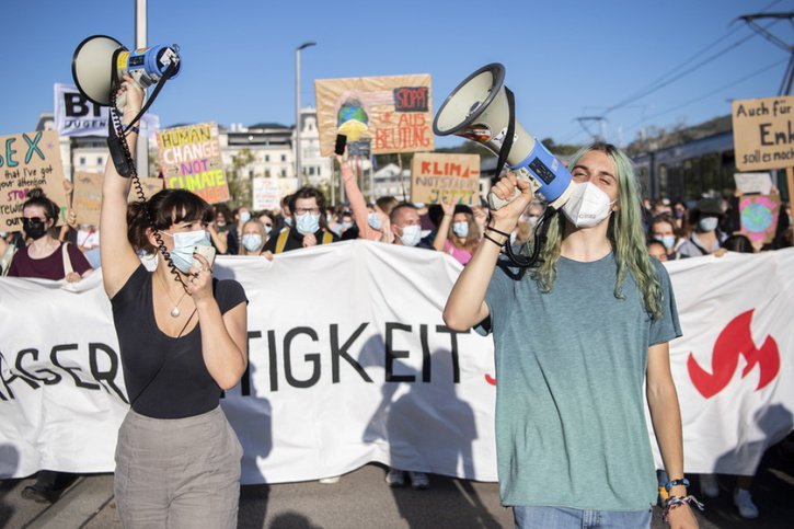 A Zurich, ils étaient des milliers à manifester pour le climat. © Keystone/EPA KEYSTONE/ENNIO LEANZA
