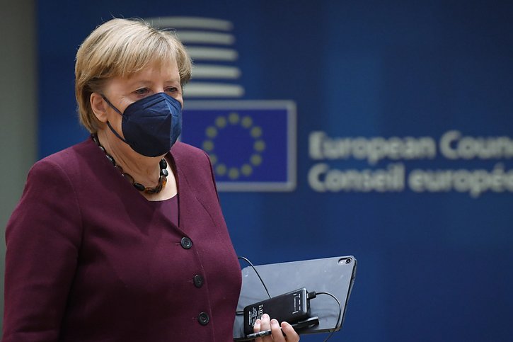 Les dirigeants européens ont loué vendredi l'esprit de compromis de la chancelière allemande Angela Merkel, à l'occasion d'un sommet à Bruxelles qui devrait être son dernier après 16 ans au pouvoir. © KEYSTONE/EPA/JOHN THYS / POOL