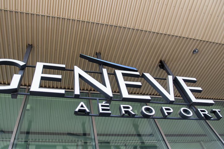 Genève Aéroport est contraint de supprimer une vingtaine de postes en raison de la pandémie (archives). © KEYSTONE/MARTIAL TREZZINI