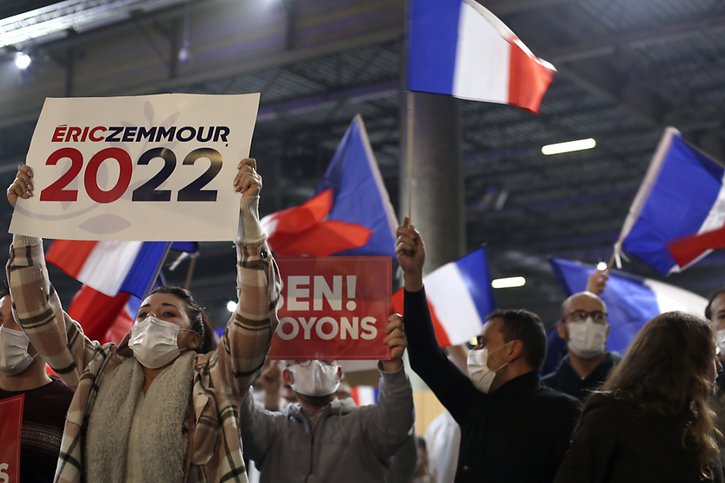 Supporter du polémiste d'extrême droite réunis à Villepinte © KEYSTONE/AP/Rafael Yaghobzadeh