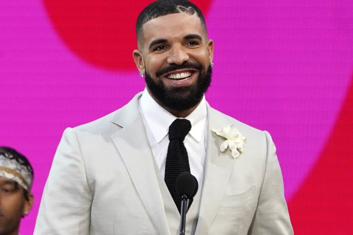 La superstar canadienne du rap Drake a demandé aux organisateurs des Grammy Awards de retirer ses deux nominations (archives). © KEYSTONE/AP/Chris Pizzello