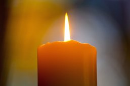 Des prières et des bougies pour l'Ukraine