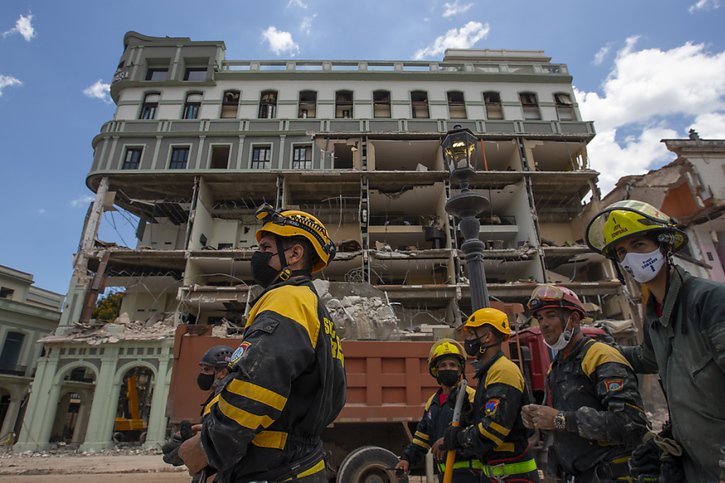 Les quatre étages inférieurs de l'hôtel Saratoga ont été soufflés par la déflagration. © KEYSTONE/EPA/Yander Zamora