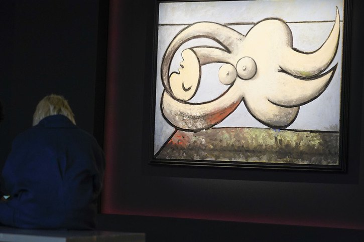 La "Femme nue couchée" de Picasso a été adjugée à 67,5 millions de dollars, la plus grosse offre de cette vente. © KEYSTONE/AP/Seth Wenig