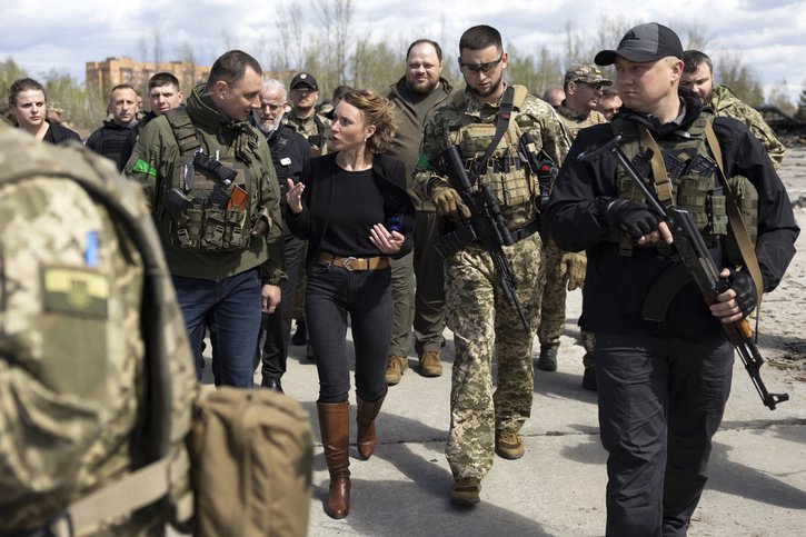 Irèene Kälin a voyagé en Ukraine sous bonne escorte. © Keystone