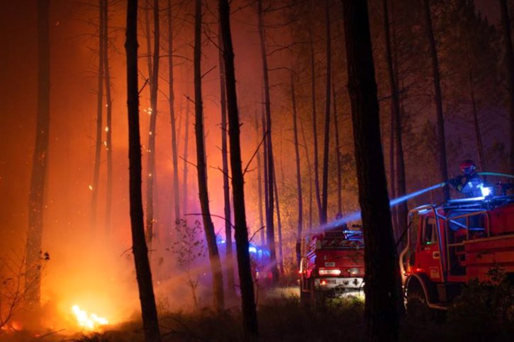 La situation est meilleure pour l'incendie de Landiras-2 (archives). © KEYSTONE/EPA/SDIS 33 HANDOUT