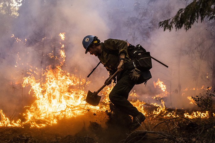Le "Mosquito Fire" a déjà détruit plus de 12'000 hectares dans la région de Sacramento. © KEYSTONE/AP/Stephen Lam