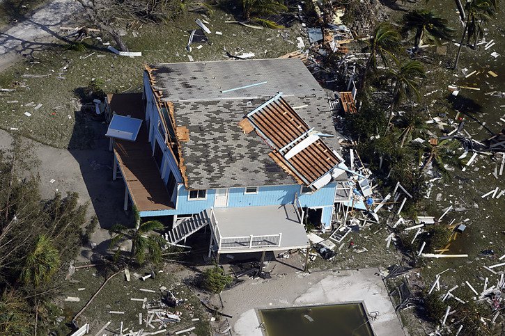 L'ouragan a fait une douzaine de morts en Floride. A Fort Myers Beach, l'épicentre de la catastrophe, de nombreuses maisons ont été complètement détruites. © KEYSTONE/AP/Wilfredo Lee