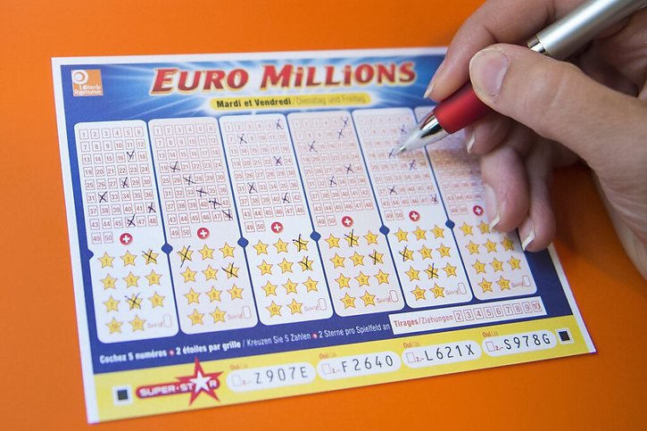 Lors du prochain tirage vendredi, 54 millions de francs seront en jeu, indique la Loterie Romande (archives). © KEYSTONE/JEAN-CHRISTOPHE BOTT