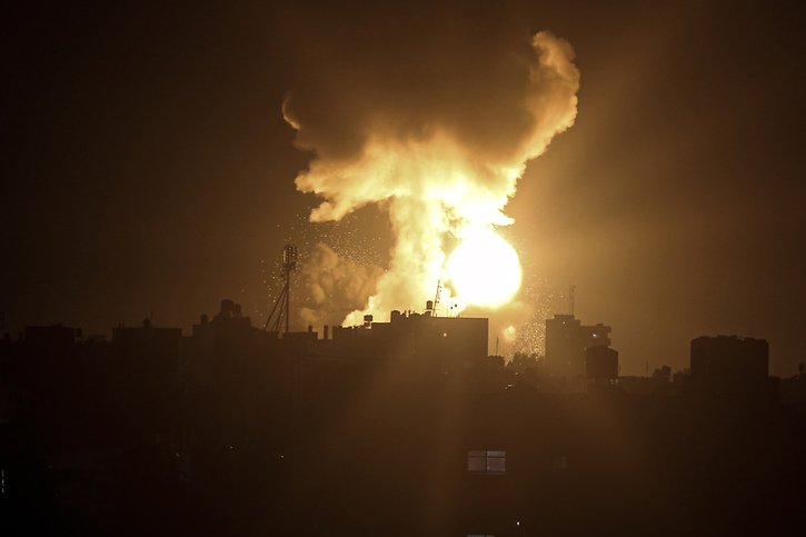Selon des sources palestiniennes, la bande de Gaza a été touchée par au moins 15 frappes israéliennes (archives). © KEYSTONE/AP/YOUSEF MASOUD
