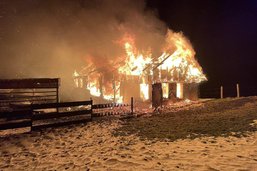 Maison détruite par le feu au Châtelard