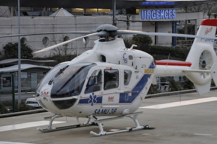 Pierre Palmade a été transporté par hélicoptère à l'hôpital (cliché symbolique/Keystone archives). © KEYSTONE/AP/LAURENT CIPRIANI
