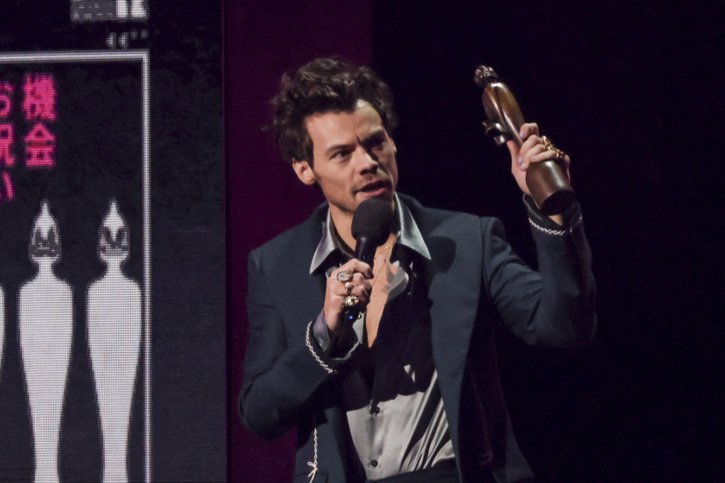 Harry Styles a reçu quatre trophées lors des Brit Awards 2023. © KEYSTONE/AP/Vianney Le Caer