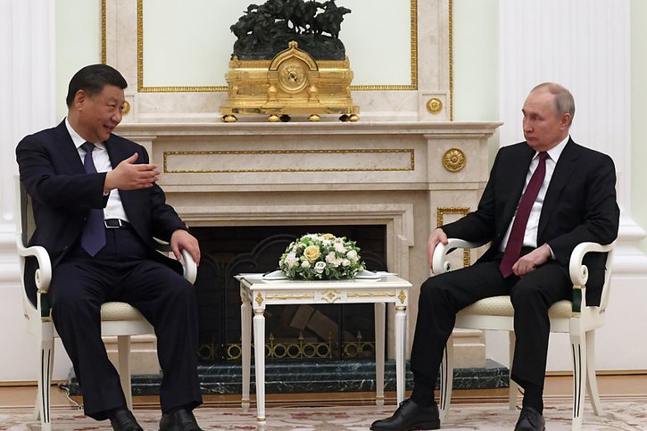 Pour Vladimir Poutine, la visite de Xi Jinping est d'autant plus importante qu'il est de plus en plus isolé en Occident et visé depuis la semaine dernière par un mandat d'arrêt de la Cour pénale internationale. © KEYSTONE/EPA/SERGEI KARPUHIN / SPUTNIK / KREMLIN POOL
