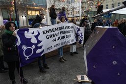 Action «surprise» de la Grève féministe fribourgeoise