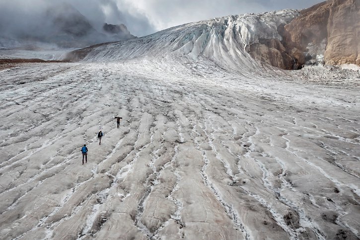 La loi sur la protection du climat est un contre-projet indirect à l'initiative pour les glaciers (image d'illustration). © KEYSTONE/SWISS PRESS PHOTO/AFP/FABRICE COFFRINI