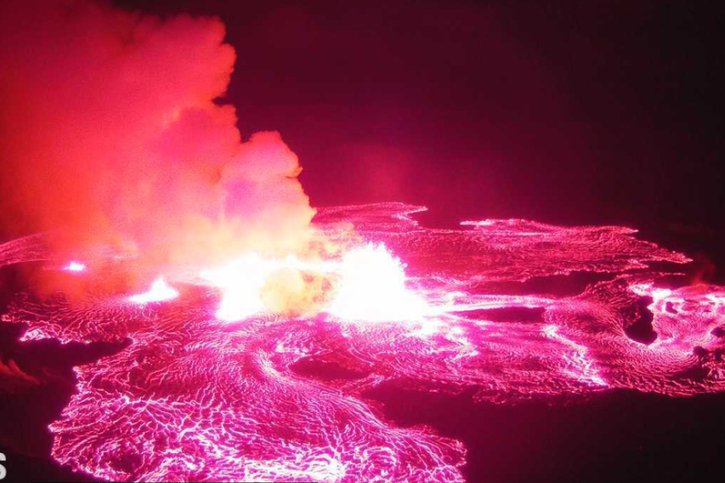 Cette image de webcam fournie par l'U.S. Geological Survey montre l'éruption au sommet du Kilauea mercredi. Il est un des volcans les plus actifs au monde, entré en éruption de septembre 2021 à décembre 2022. © KEYSTONE/AP