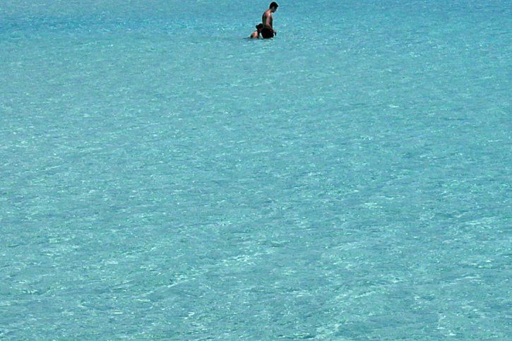 Chypre remporte la palme en Europe pour la qualité des eaux de baignade. Suivent l'Autriche et la Grèce. (photo symbolique) © KEYSTONE/AP/PETROS KARADJIAS