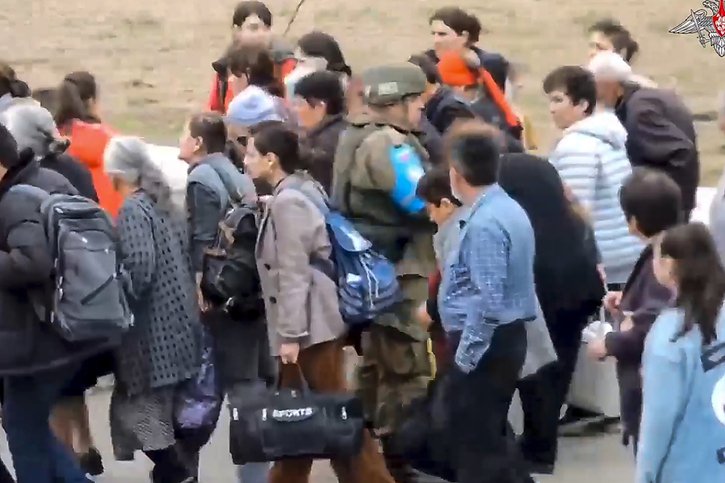 "Pour le moment, 19'000 personnes déplacées de force sont arrivées en Arménie depuis le Nagorny Karabakh", a indiqué à la télévision Tigran Khatchatrian, le vice-premier ministre arménien, citant un nouveau décompte. © KEYSTONE/AP