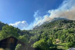 L'incendie de forêt dans le Haut-Valais toujours pas maîtrisé