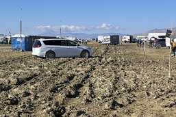 Burning Man: début de "l'exode" hors du bourbier en plein désert