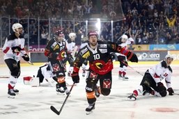 Les hockeyeurs fribourgeois arrosent le championnat de goals