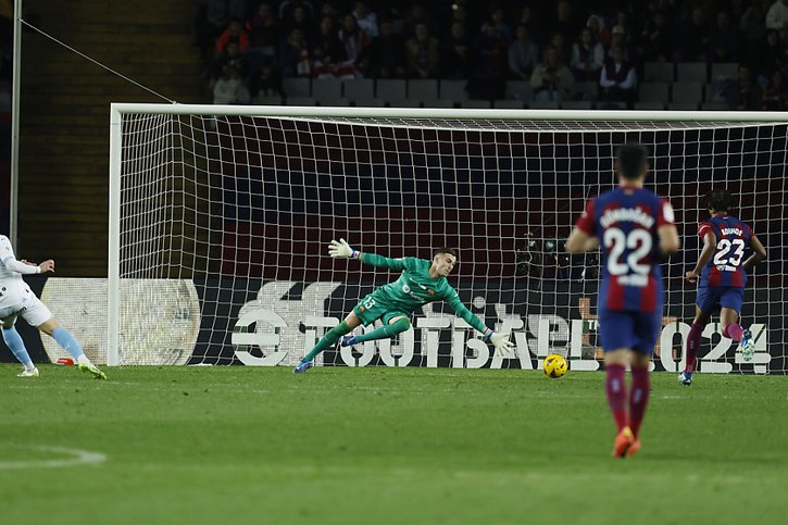 Valery Fernandez inscrit le troisième but de Gérone © KEYSTONE/AP/Joan Monfort