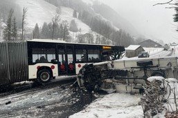 Un bus TPF entre en collision avec un fourgon en Gruyère