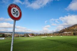 Le Conseil d'Etat fribourgeois ne veut pas généraliser le 30 km/h dans les localités
