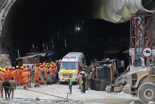 Les 41 ouvriers sont sortis du tunnel effondré en Inde
