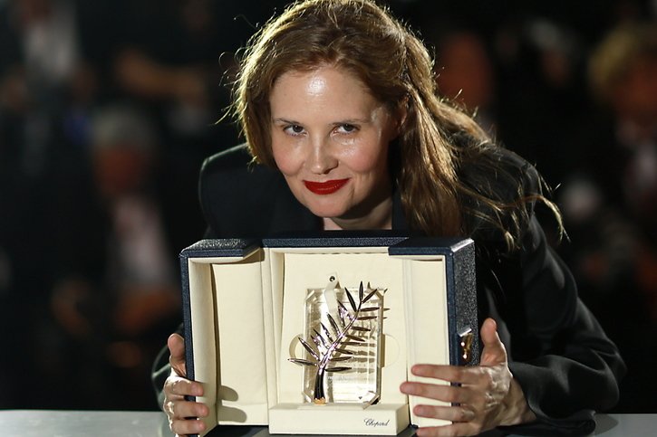 Justine Triet a déjà reçu de nombreuses récompenses pour "Anatomie d'une chute", dont la palme d'Or en mai 2023 à Cannes (archives). © KEYSTONE/EPA/GUILLAUME HORCAJUELO
