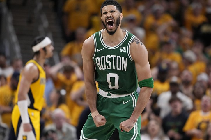 Jayson Tatum et les Celtics mènent 3-0 face aux Pacers © KEYSTONE/AP/Michael Conroy