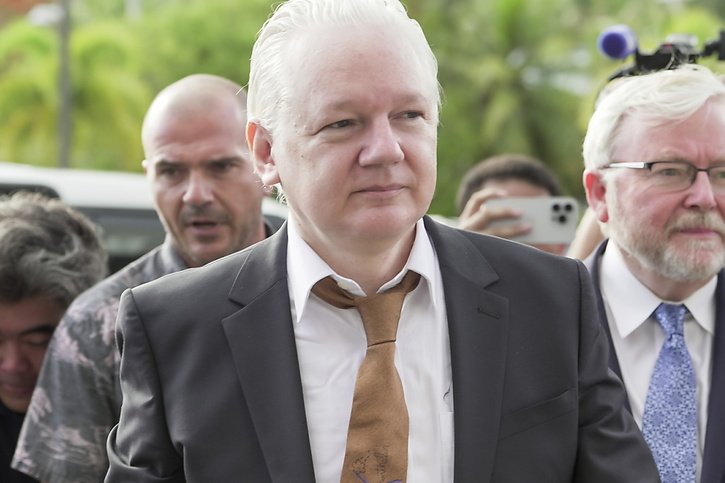 Julian Assange est désormais un homme libre et peut regagner son Australie natale. © KEYSTONE/EPA/SAMANTHA SALAMON