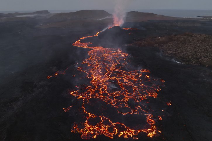 L'éruption précédente avait duré plus de trois semaines à partir de la fin mai sur la péninsule de Reykjanes (archives). © KEYSTONE/AP/MARCO DI MARCO