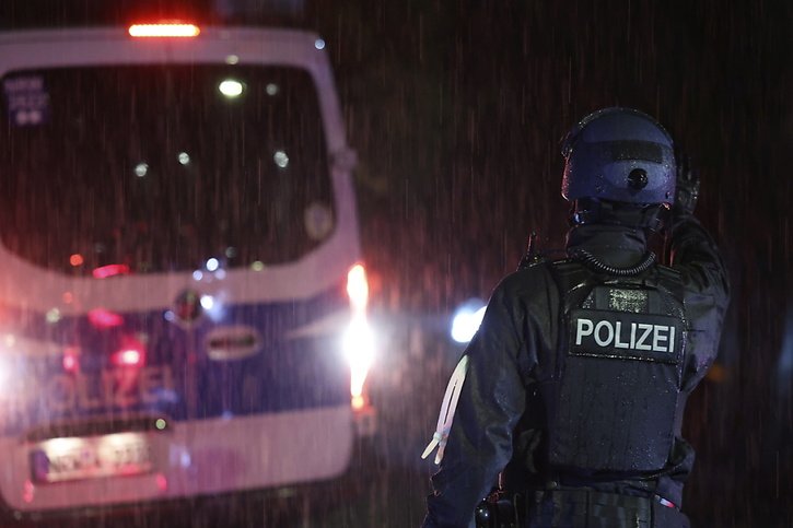 L'auteur de l'attaque de Solingen était recherché par la police depuis près de 24 heures. © KEYSTONE/EPA/CHRISTOPHER NEUNDORF